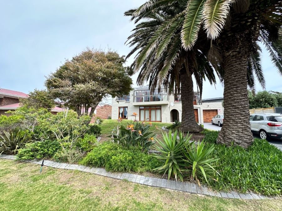 5 Bedroom Property for Sale in Bayview Western Cape